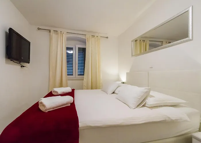 Blue Olive Apartment Split